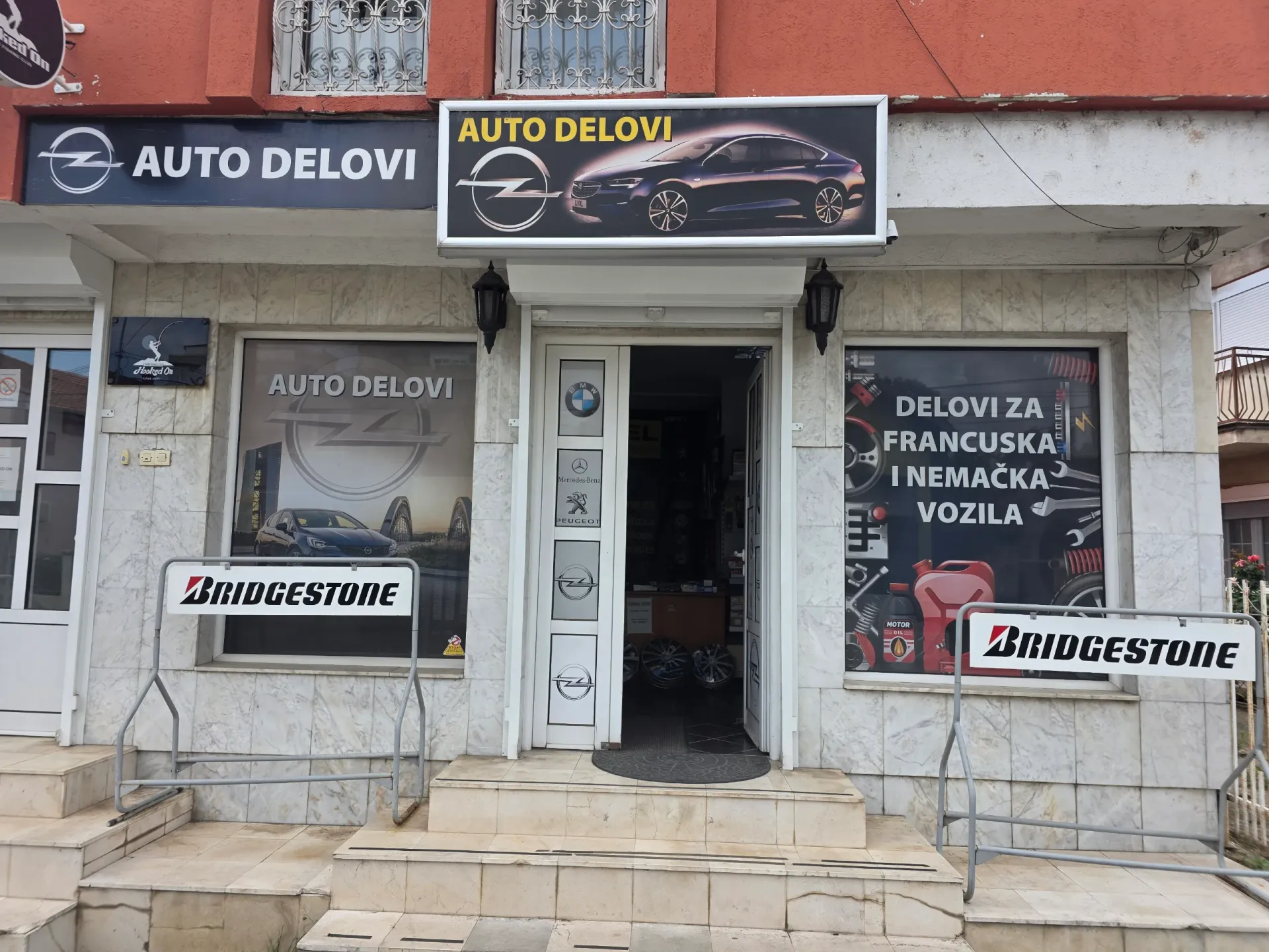 Auto delovi Opel