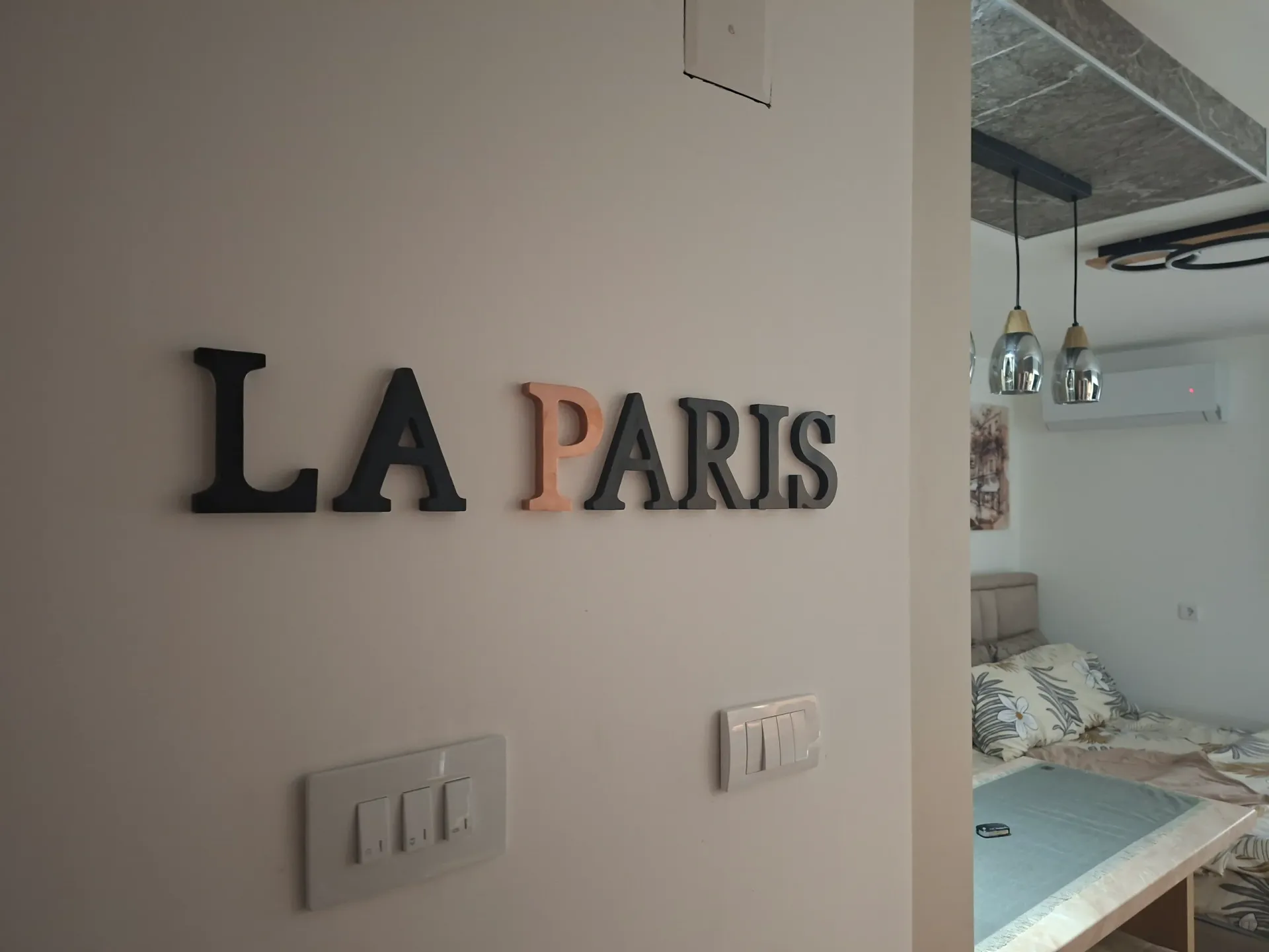 LA PARIS