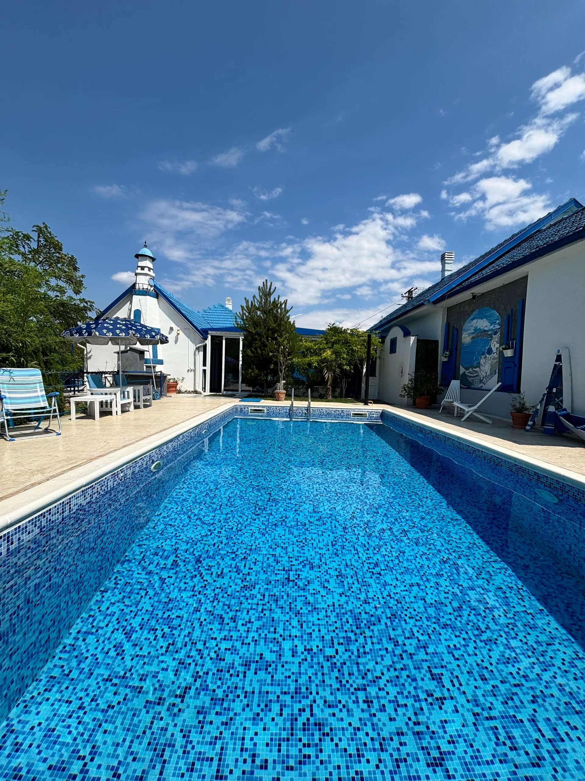 Vila Santorini u Novom Sadu