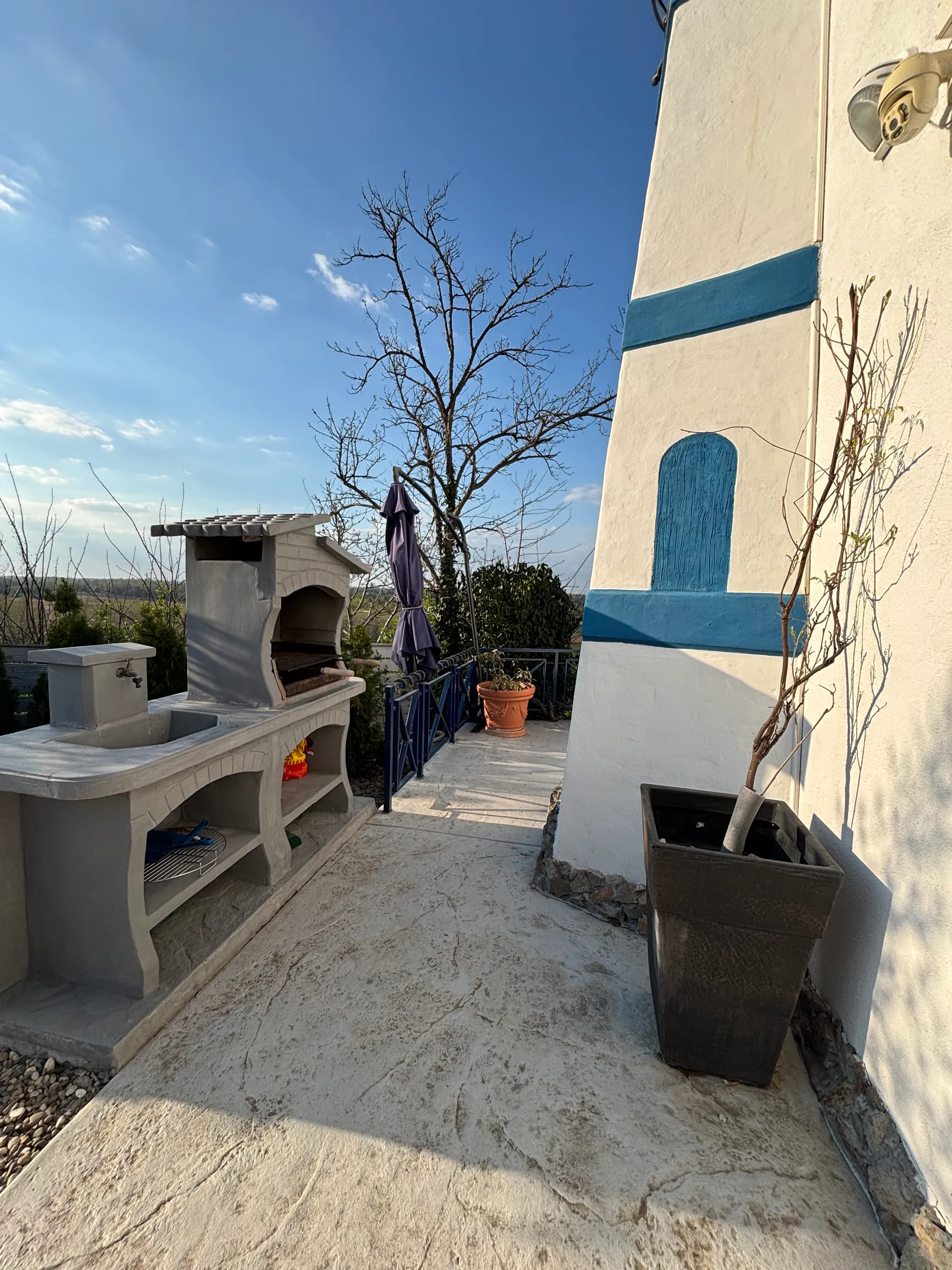 Vila Santorini u Novom Sadu