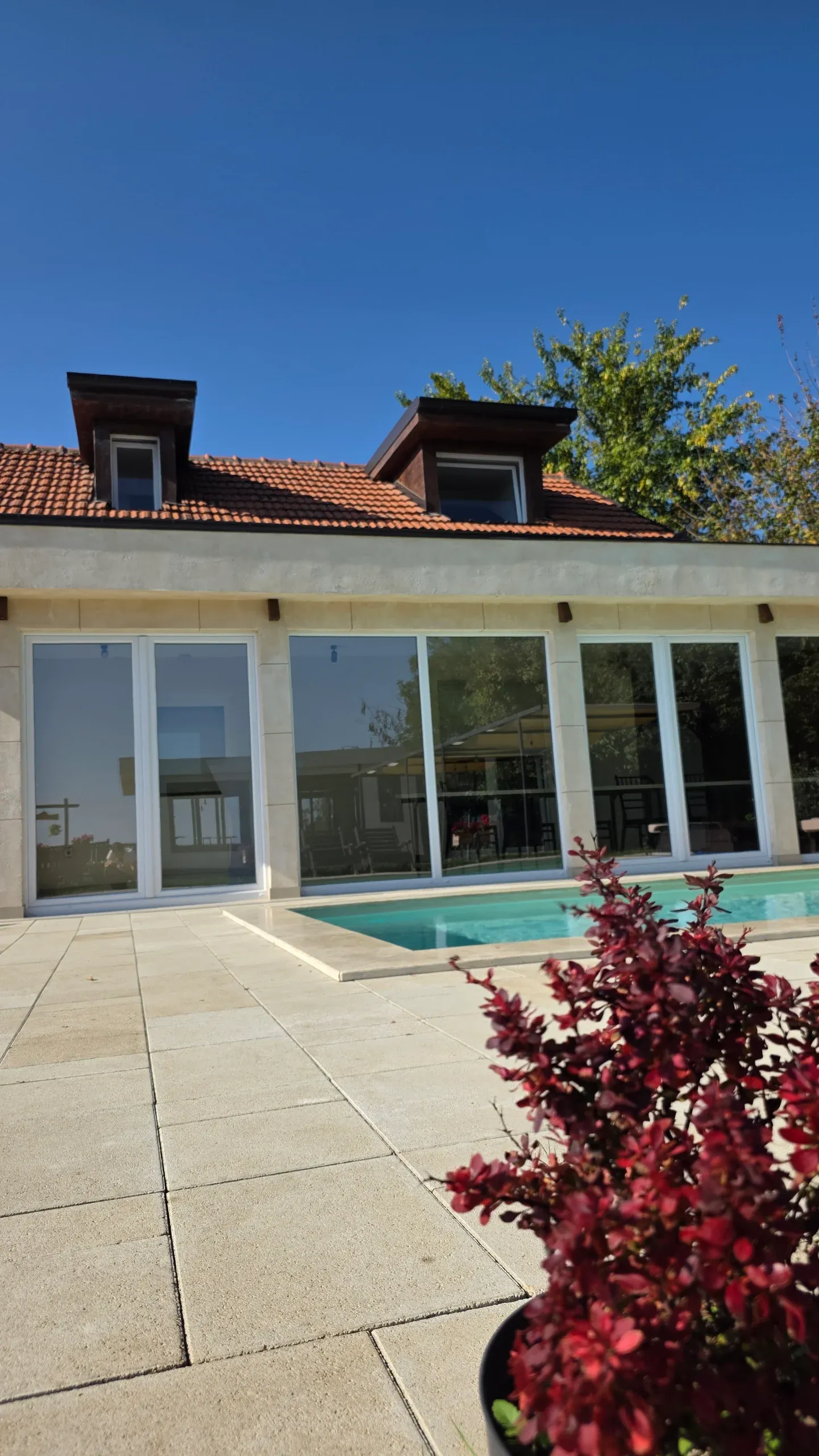 Vino & Vista (vila sa bazenom), Beograd